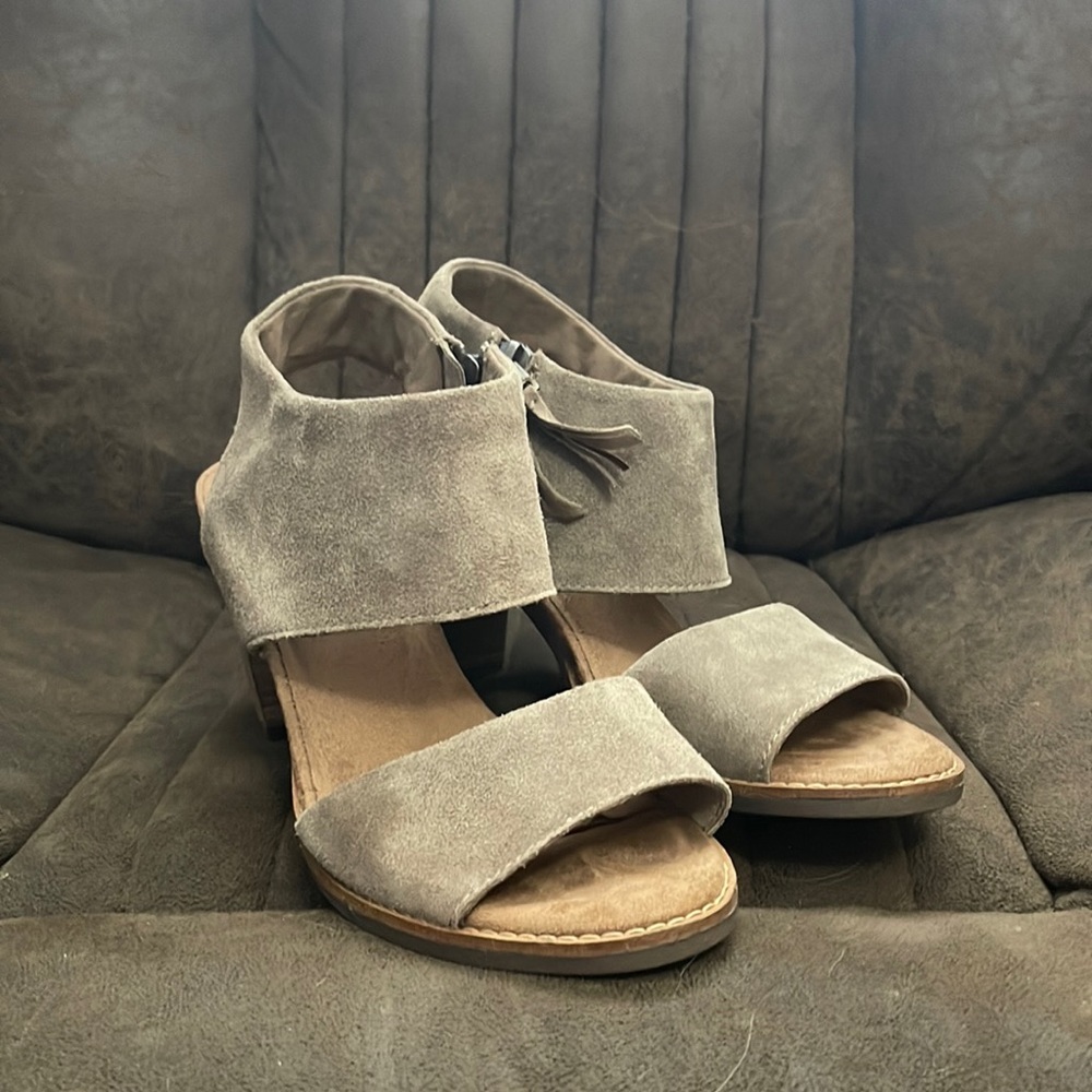 Toms Sandels